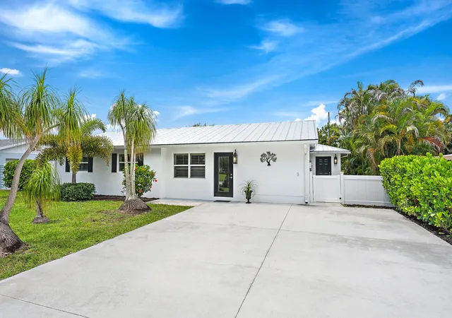 1st image of 19144 Se Arnold Dr, Tequesta, FL 33469 | MLS# B26056121