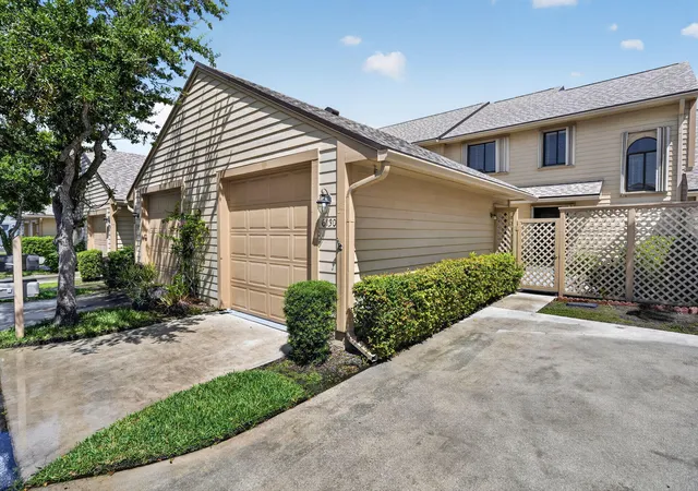 1st image of 6130 Se Georgetown Pl, Hobe Sound, FL 33455 | MLS# B26056143