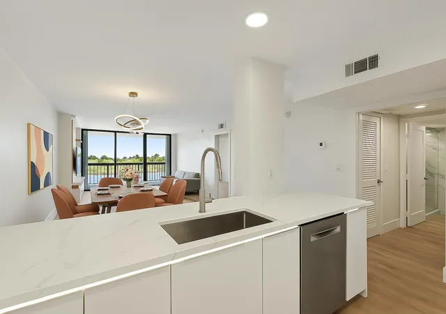 4th image of 356 Golfview Rd #405, North Palm Beach, FL 33408 | MLS# B26056154