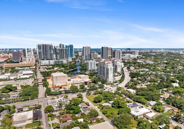 2nd image of 925 W Las Olas Blvd, Fort Lauderdale, FL 33312