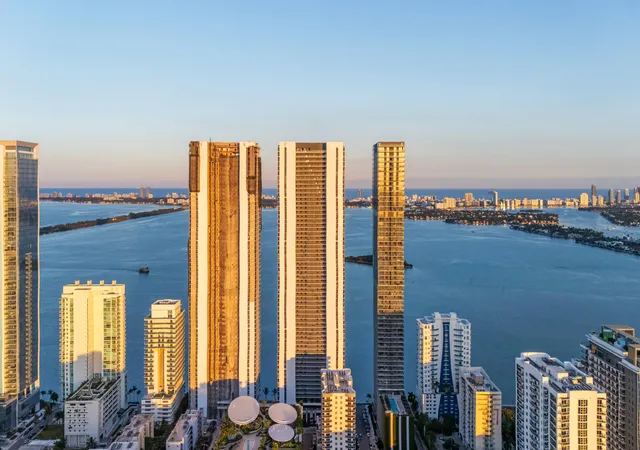 2nd image of Aria Reserve South Tower, Miami, FL 33137
