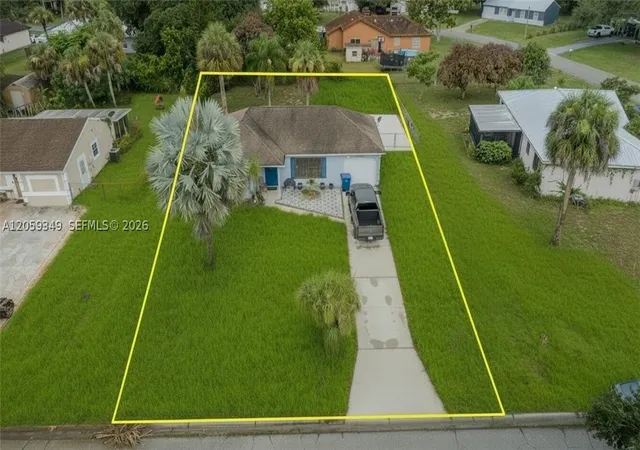 12th image of 4016 E Sunflower Circle, La Belle, FL 33935 | MLS# A12059349