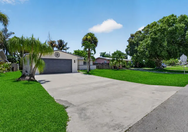 2nd image of 514 Riverside Dr, Palm Beach Gardens, FL 33410 | MLS# B26056247