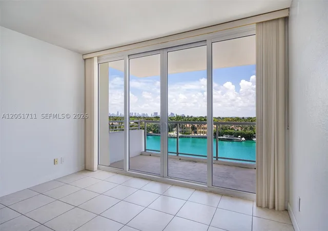 4th image of 5600 Collins Ave #7J, Miami Beach, FL 33140 | MLS# A12051711