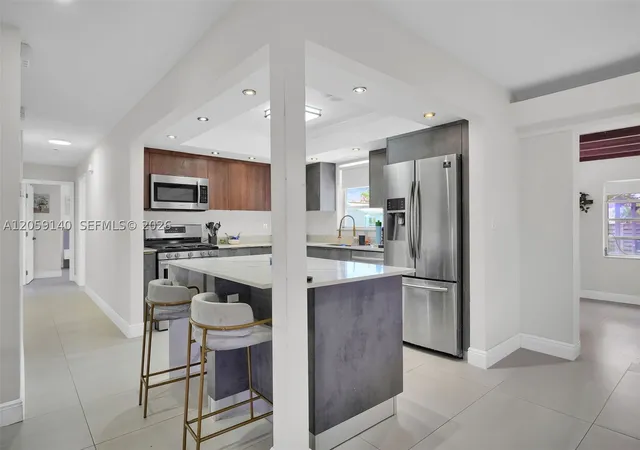 3rd image of 3338 Cleveland St, Hollywood, FL 33021 | MLS# A12059140