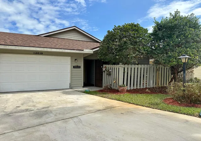 3rd image of 12619 Se Cascades Ct, Hobe Sound, FL 33455 | MLS# B26056274