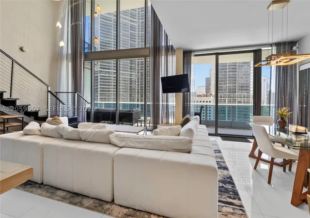 2nd image of 200 Biscayne Boulevard Way #1407, Miami, FL 33131 | MLS# A12059557