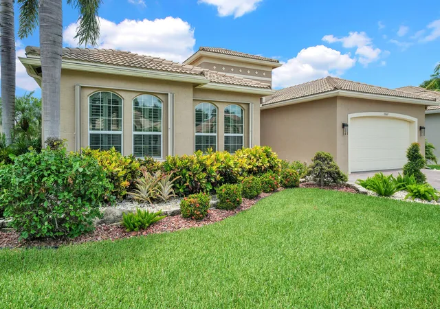Homes for sale in Boynton Beach, FL | 10469 Whitewind Cir, Boynton Beach, FL 33473 | MLS# B26056330