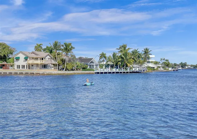4th image of 1325 Middle River Dr, Fort Lauderdale, FL 33304 | MLS# B26056338