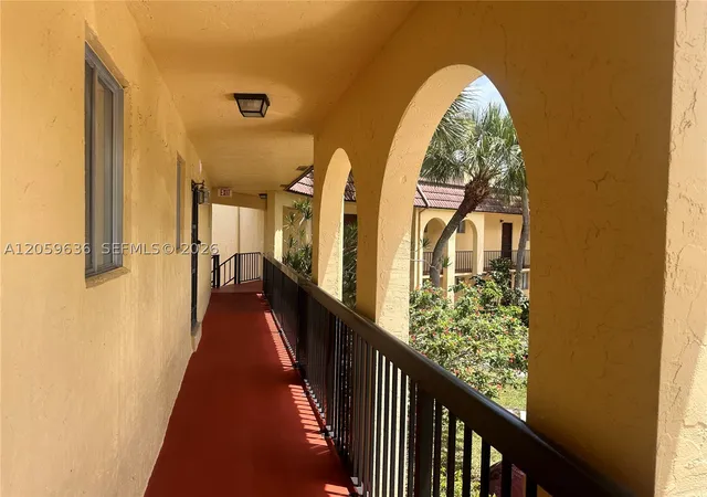 3rd image of 818 SW 9th St Cir, Boca Raton, FL 33486