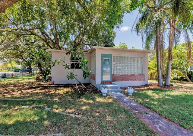 Single family home for sale at 842 S 28Th Ave, Hollywood, FL 33020 | MLS# A12044630 | Listing updated on 2026-08-26