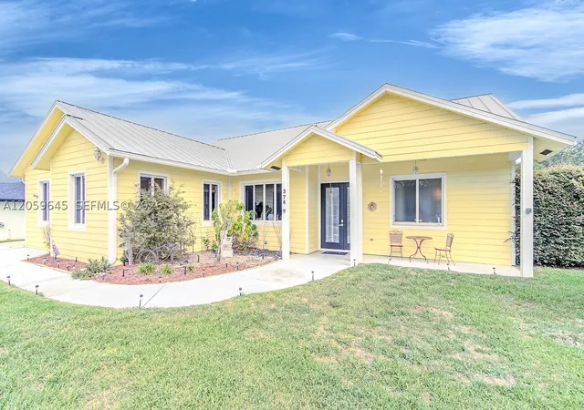 4th image of 374 Parker St Ne, Lake Placid, FL 33852 | MLS# A12059645