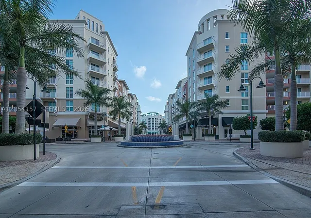 4th image of 7280 Sw 89Th St #D502, Miami, FL 33156 | MLS# A12054157