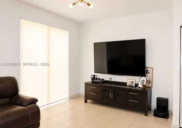 Photo 3 of Condo for sale at 132 Se 28th Pl #4, Homestead, FL 33033 | MLS# A12059346 | Listing updated on 2026-10-01