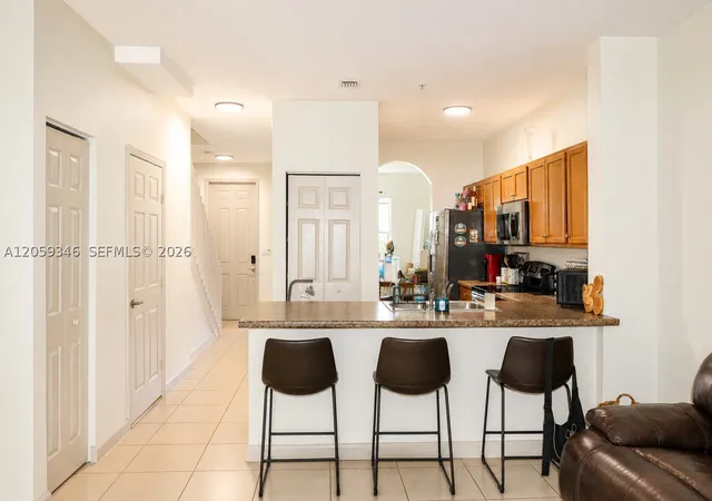 Photo 3 of Condo for sale at 132 Se 28Th Pl #4, Homestead, FL 33033 | MLS# A12059346 | Listing updated on 2026-10-01