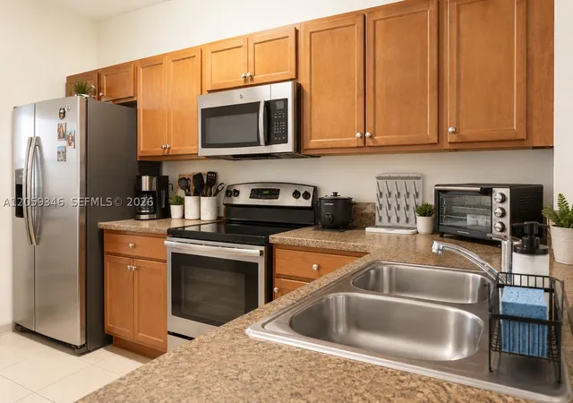 Photo 4 of Condo for sale at 132 Se 28Th Pl #4, Homestead, FL 33033 | MLS# A12059346 | Listing updated on 2026-10-01