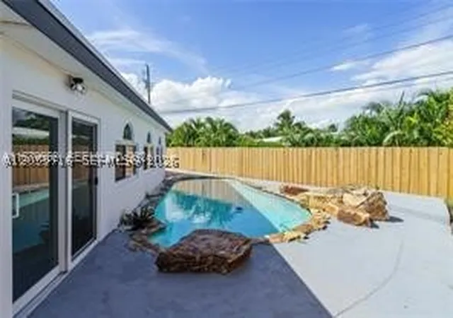 23rd image of 2185 Imperial Point Dr, Fort Lauderdale, FL 33308 | MLS# A12059716