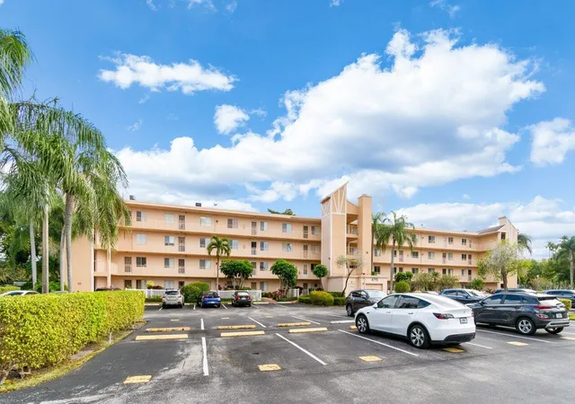 2nd image of 6795 Huntington Ln, Delray Beach, FL 33446