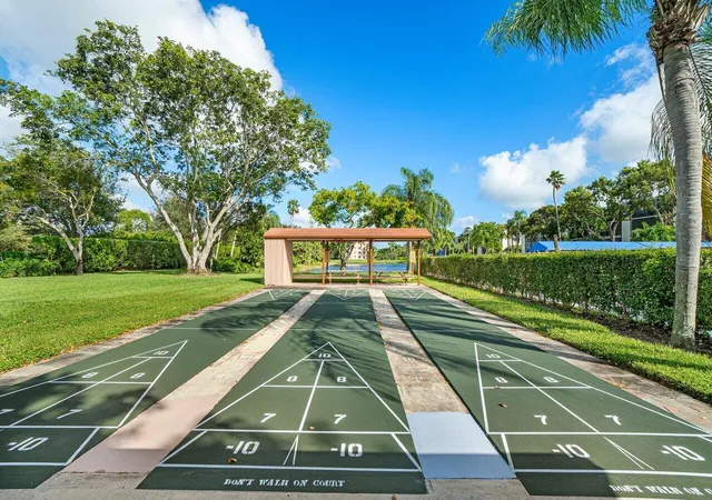 2nd image of 6935 Huntington Ln, Delray Beach, FL 33446