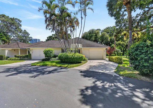 2nd image of 11453 Shady Oaks Ln, North Palm Beach, FL 33408 | MLS# B26056547
