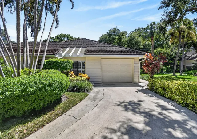 3rd image of 11453 Shady Oaks Ln, North Palm Beach, FL 33408 | MLS# B26056547