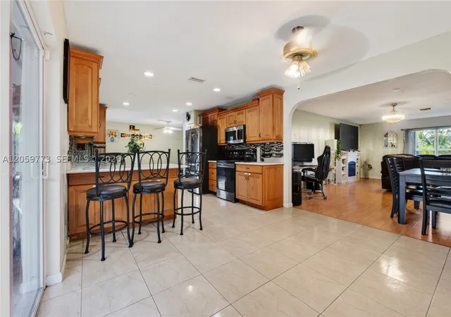 3rd image of 5511 Barnstead Cir, Green Acres, FL 33463 | MLS# A12059773