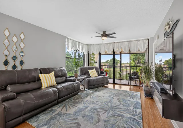 34th image of 6048 Coral Lake Dr, Margate, FL 33063 | MLS# B26056565