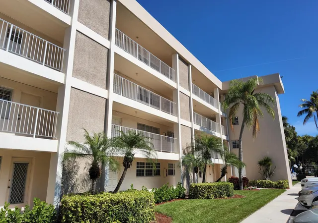 2nd image of 3151 S Palm Aire Dr #301, Pompano Beach, FL 33069 | MLS# B26056585