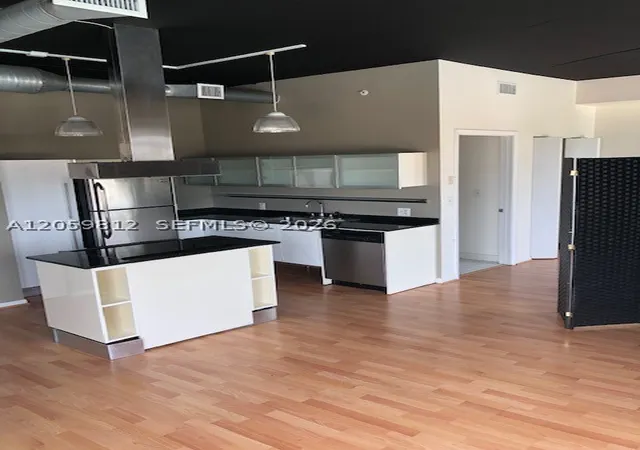 3rd image of 10 Sw South River Dr #704, Miami, FL 33130 | MLS# A12059812