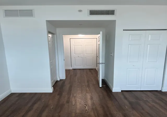2nd image of 140 S Dixie Hwy #525, Hollywood, FL 33020 | MLS# B26056600