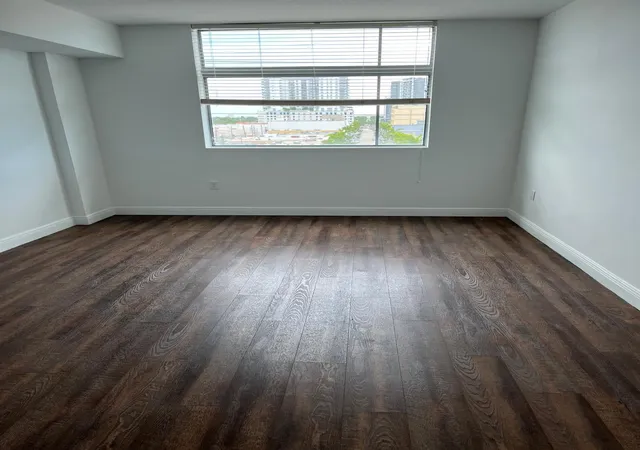 4th image of 140 S Dixie Hwy #525, Hollywood, FL 33020 | MLS# B26056600