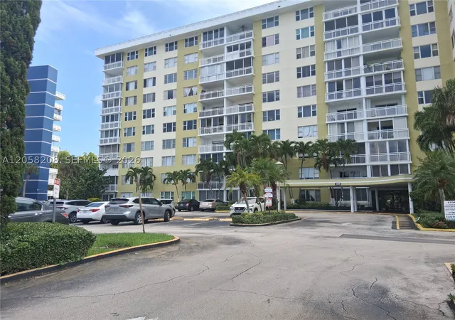 Photo 1 of Condo for sale at 4400hillcrest Hillcrest Dr #201B, Hollywood, FL 33021 | MLS# A12058208 | Listing updated on 2026-08-23