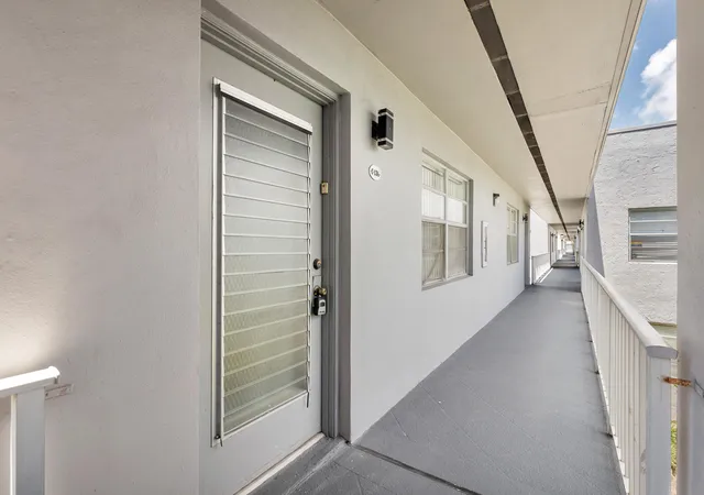 3rd image of 136 Flanders C, Delray Beach, FL 33484 | MLS# B26056633