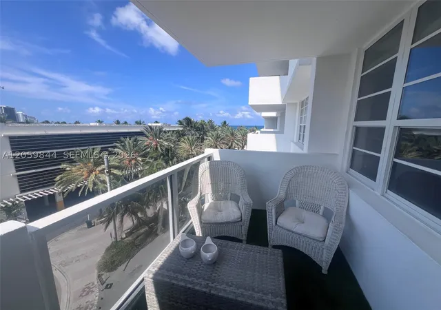 3rd image of 100 Lincoln Rd #537, Miami Beach, FL 33139 | MLS# A12059844