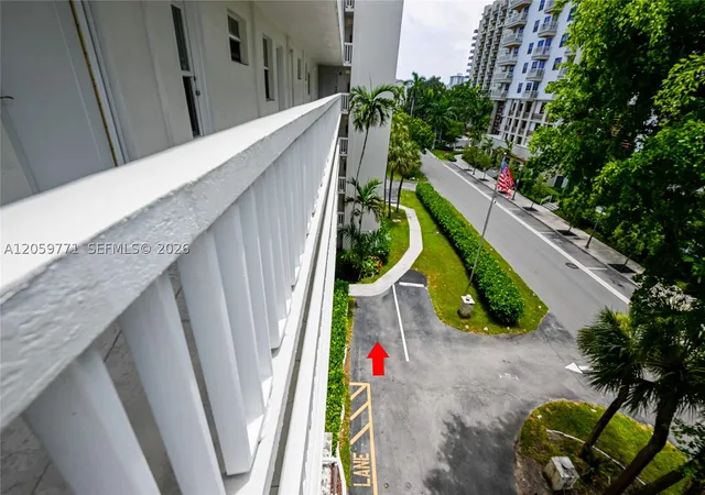 3rd image of 2555 Ne 11 Street #510, Fort Lauderdale, FL 33304 | MLS# A12059771