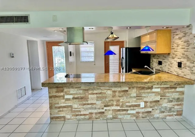 4th image of 19001 Ne 14Th Ave #121, Miami, FL 33179 | MLS# A12059177