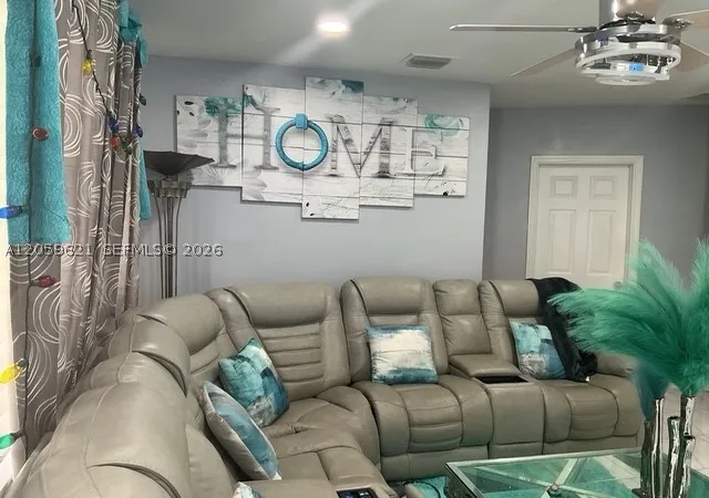 4th image of 6404 Grant Ct, Hollywood, FL 33024 | MLS# A12059621