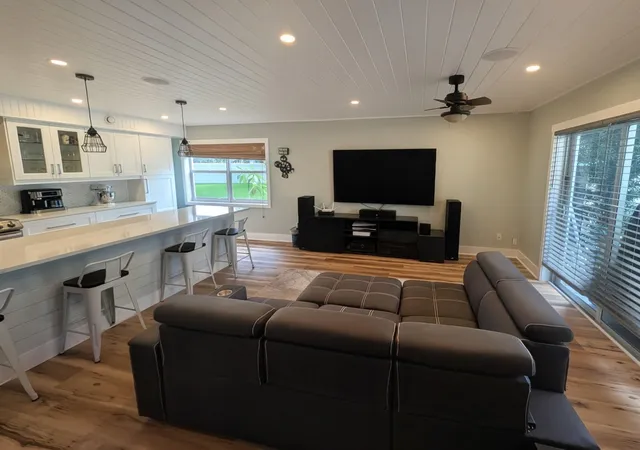 5th image of 163 Seabreeze Cir, Jupiter, FL 33477 | MLS# B26056804