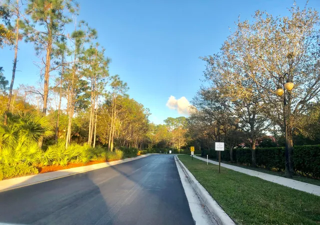 3rd image of 139 Preserve Dr, Royal Palm Beach, FL 33411 | MLS# B26056854