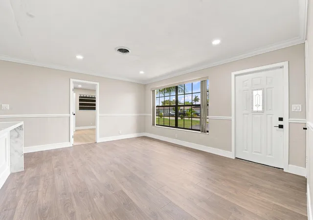 5th image of 6115 Sw 3Rd St, Margate, FL 33068 | MLS# B26056867