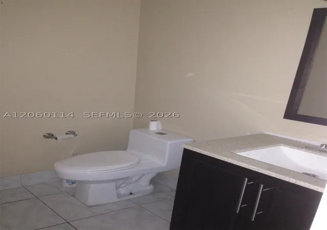 4th image of 6101 N Falls Cir Dr #409, Lauderhill, FL 33319 | MLS# A12060114