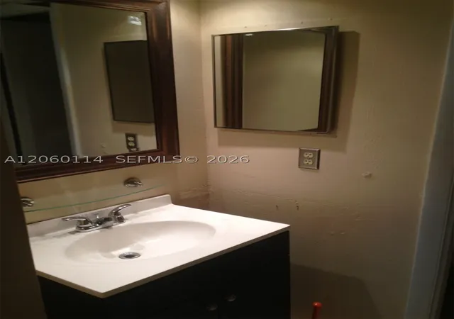 5th image of 6101 N Falls Cir Dr #409, Lauderhill, FL 33319 | MLS# A12060114