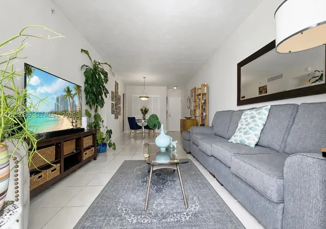 5th image of 3001 S Ocean Dr #947, Hollywood, FL 33019 | MLS# A12059899