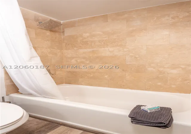 image of 8888 Collins Ave, Surfside, FL 33154