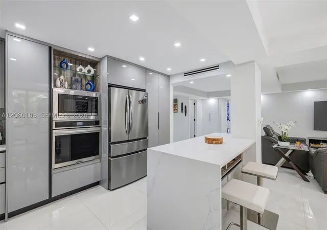 4th image of 13953 Kendale Lakes Cir, Miami, FL 33183