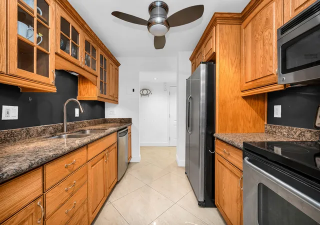 3rd image of 1111 S Ocean Blvd, Boca Raton, FL 33432