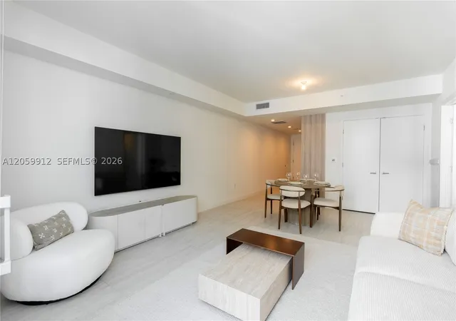 3rd image of 77 Se 5Th St #3308, Miami, FL 33131 | MLS# A12059912