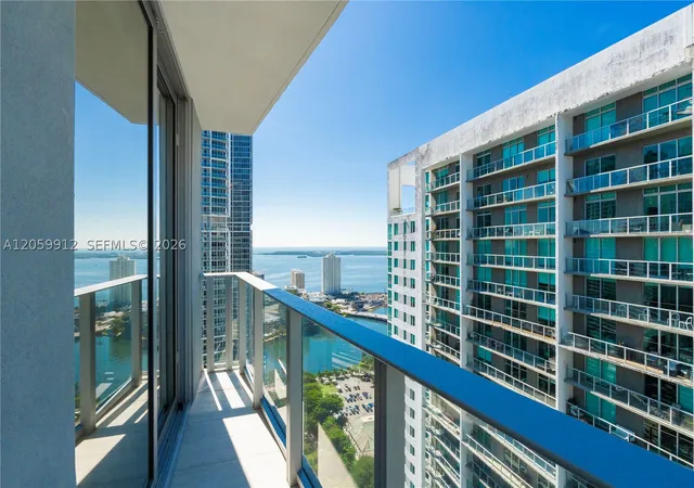 5th image of 77 Se 5Th St #3308, Miami, FL 33131 | MLS# A12059912