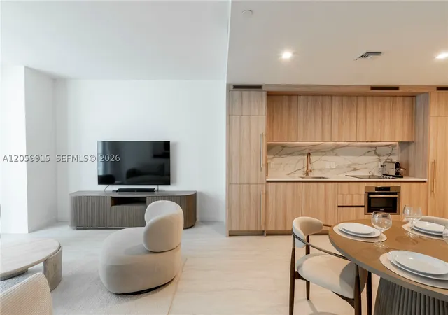 2nd image of 77 Se 5th St #1910, Miami, FL 33131 | MLS# A12059915
