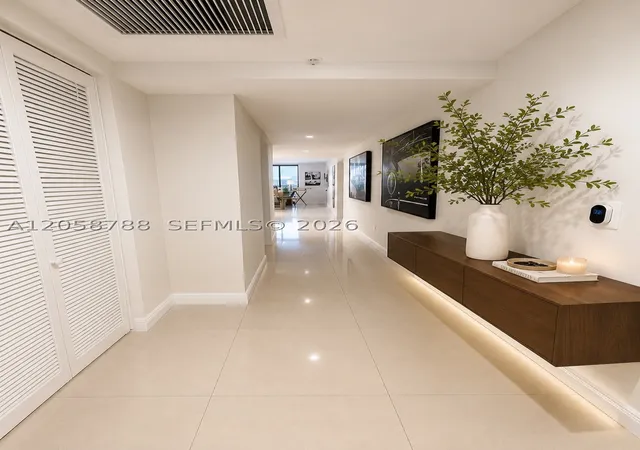 3rd image of 185 Sw 7Th St #2503, Miami, FL 33130 | MLS# A12058788
